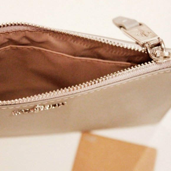 COLE HAAN Wallet ZIP Flat POUCH Silver  WRISTLET - Picture 4 of 4